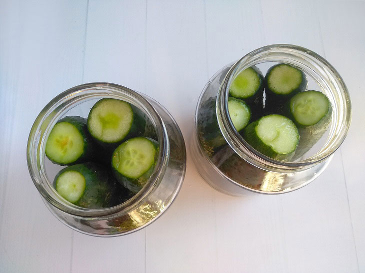 Cucumbers without a bite for the winter - a quick recipe for delicious preservation