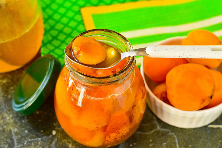 Apricot jam without cooking fruits for the winter - beautiful and appetizing