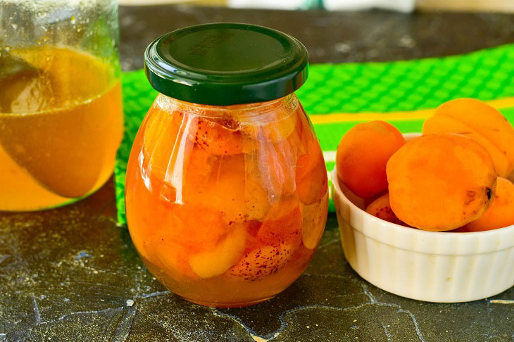 Apricot jam without cooking fruits for the winter - beautiful and appetizing