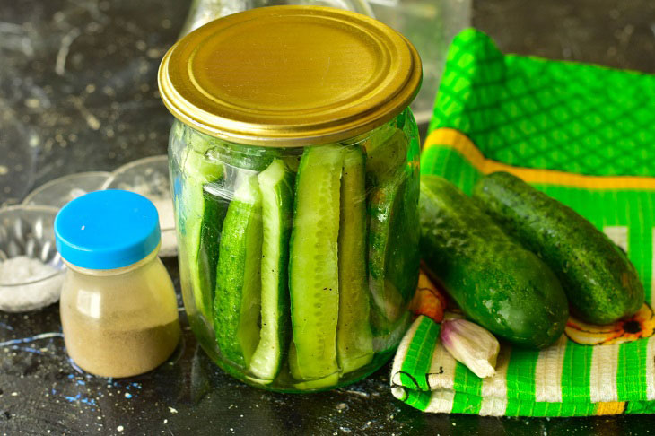 Cucumbers "Bomb" with grated garlic - a delicious preparation for the winter