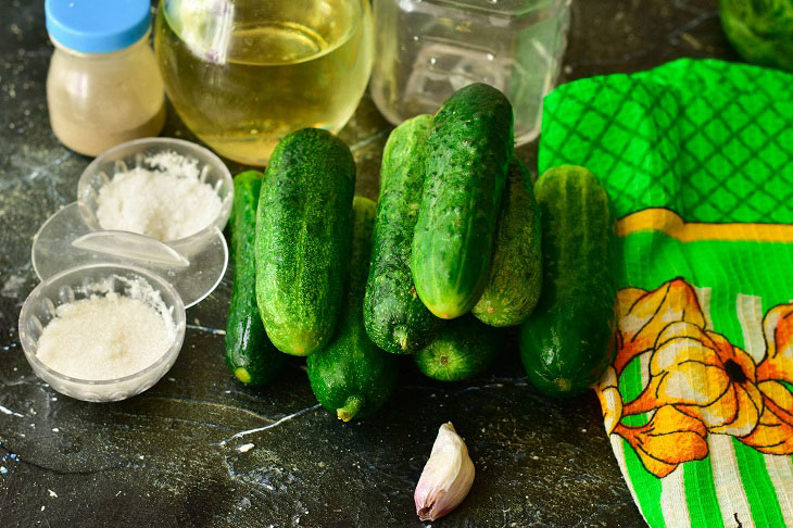 Cucumbers "Bomb" with grated garlic - a delicious preparation for the winter