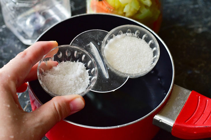 Marinated cauliflower for the winter - a delicious and fragrant preparation