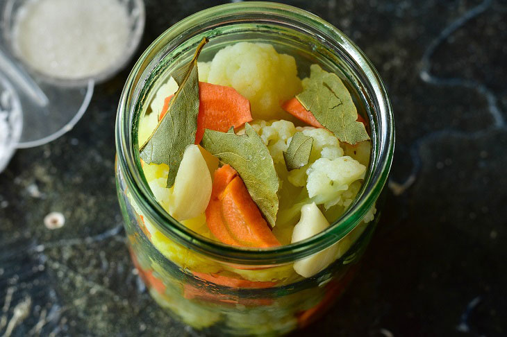 Marinated cauliflower for the winter - a delicious and fragrant preparation