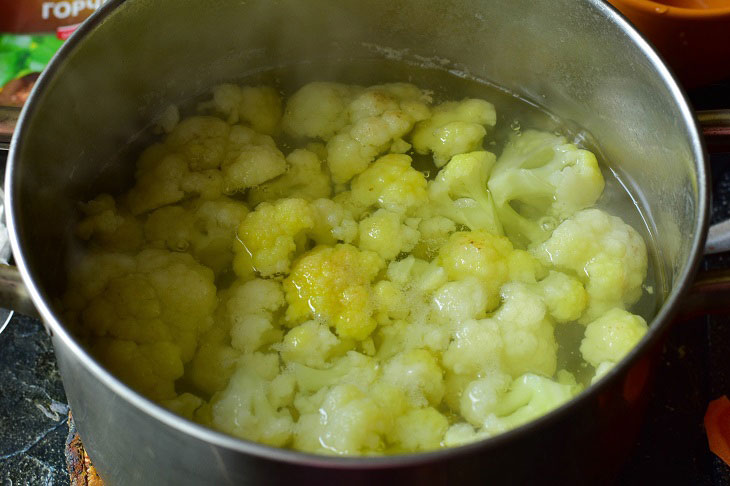 Marinated cauliflower for the winter - a delicious and fragrant preparation
