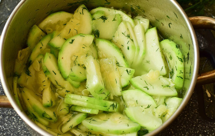 Zucchini salad for the winter - a budget and tasty preparation