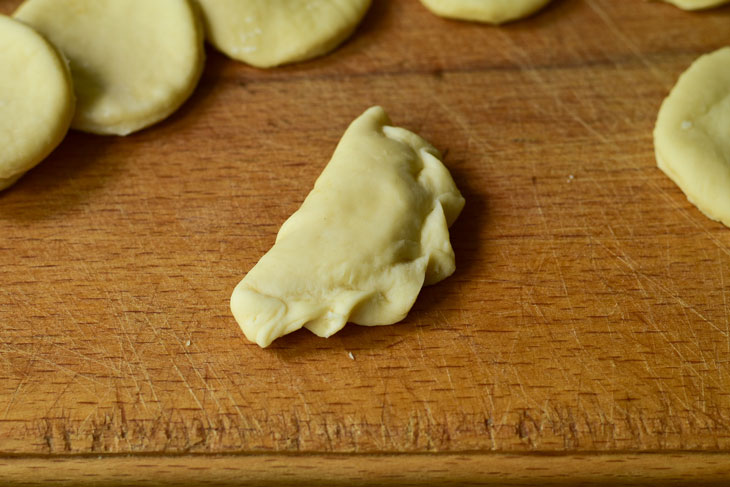 Vareniki with cottage cheese on choux pastry - very tender and juicy