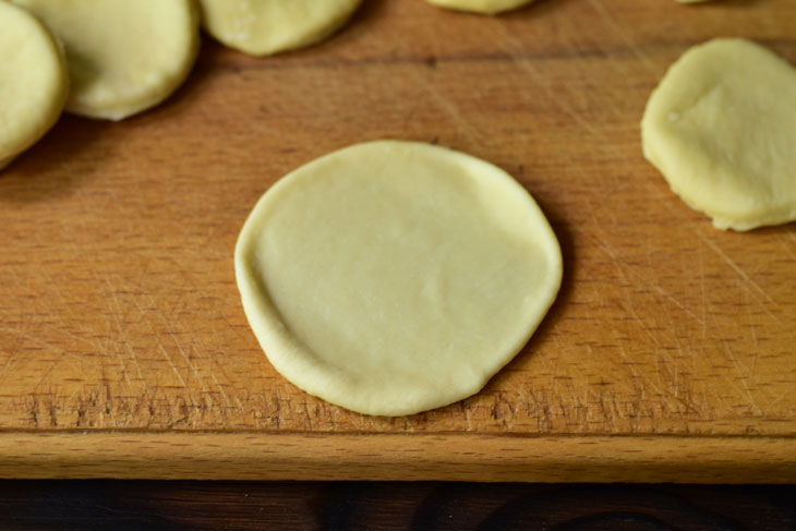 Vareniki with cottage cheese on choux pastry - very tender and juicy