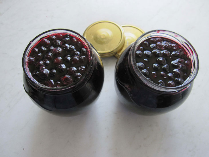 Divine blackcurrant jam - fragrant and tasty delicacy