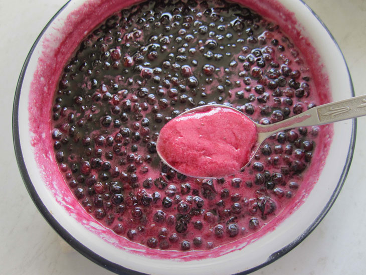 Divine blackcurrant jam - fragrant and tasty delicacy