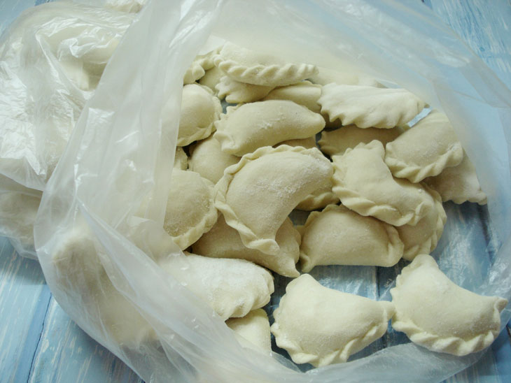 Very tender dumplings with cottage cheese mixed with hot whey - you can eat them with your lips