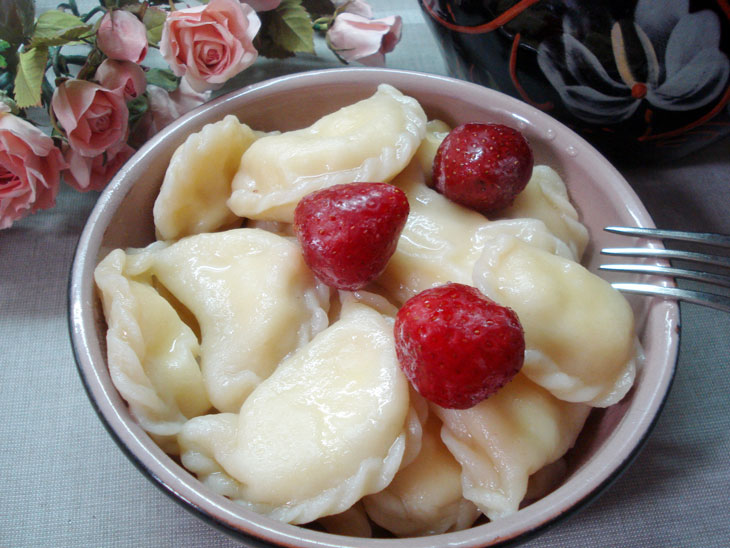 Very tender dumplings with cottage cheese mixed with hot whey - you can eat them with your lips