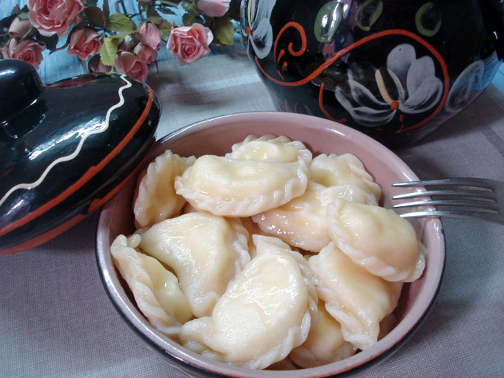 Very tender dumplings with cottage cheese mixed with hot whey - you can eat them with your lips