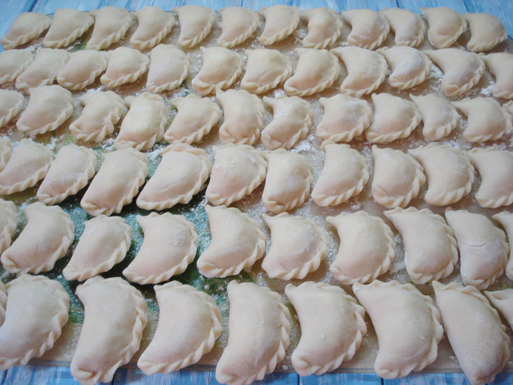 Very tender dumplings with cottage cheese mixed with hot whey - you can eat them with your lips