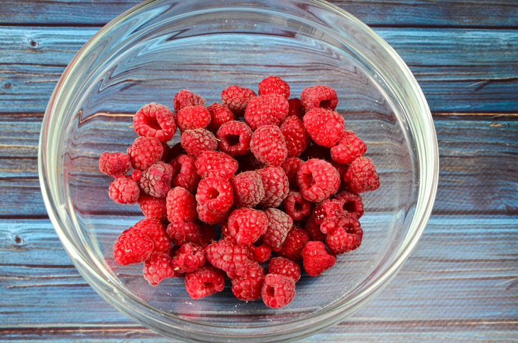 Italian dessert "Tiramisu" with raspberries - an unforgettable taste