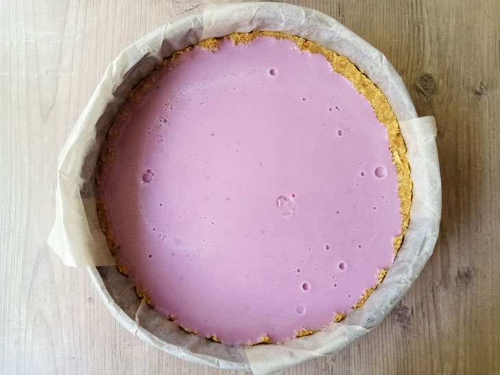 Currant tart - a delicious no-bake dessert