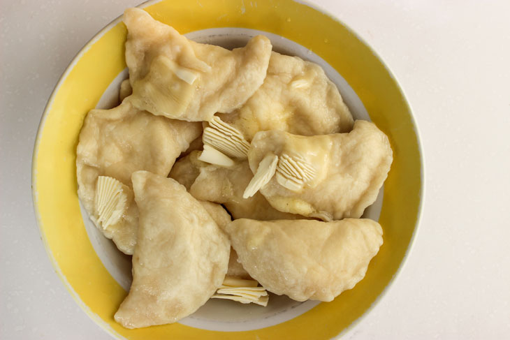 Sweet dumplings with cottage cheese on kefir - simple and fast, from affordable products