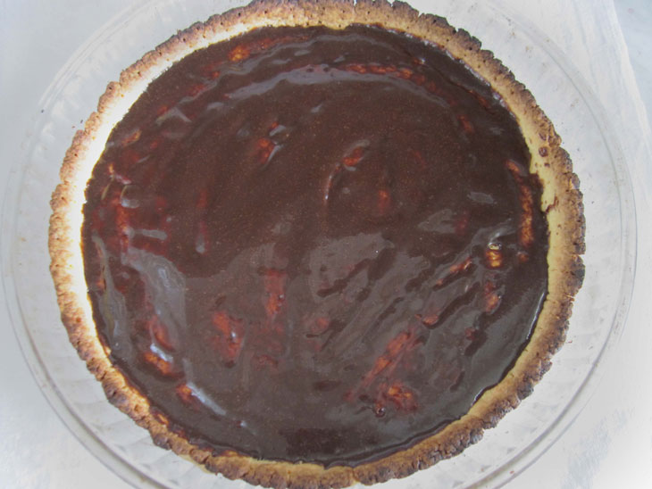 Tart with chocolate and cottage cheese is the perfect summer dessert. Tasty and healthy!