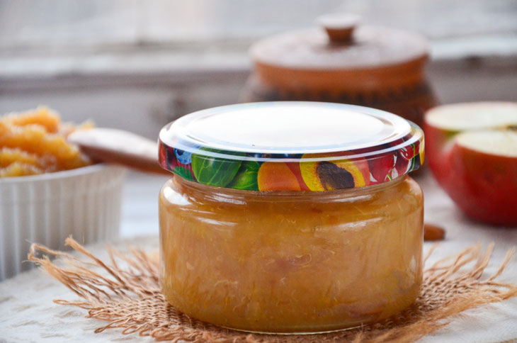 Apple jam with oranges for the winter - a tasty and healthy treat