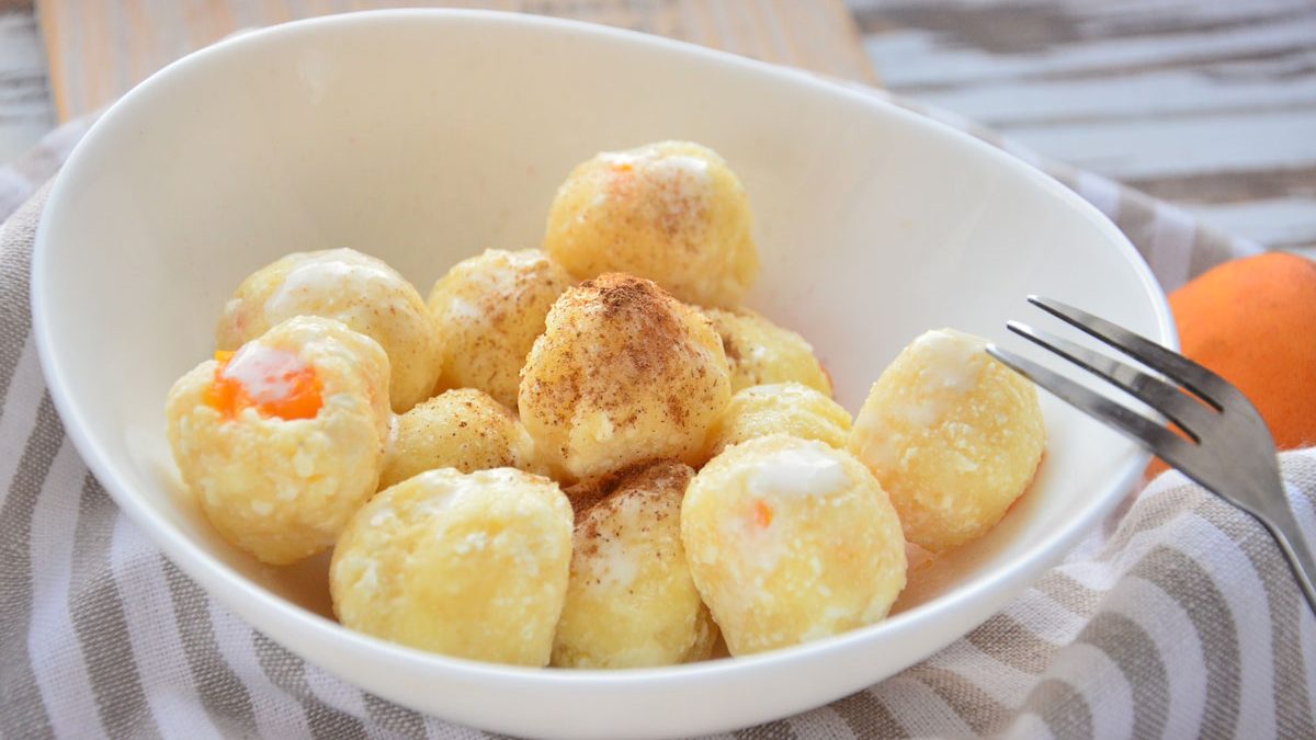 Lazy dumplings with apricot – step by step recipe with photo