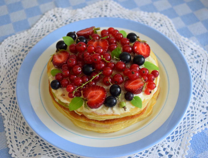 Quick cake with berries - tender and tasty