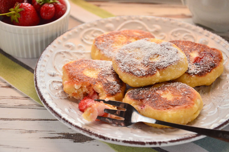 Cheesecakes with strawberries - tasty and healthy