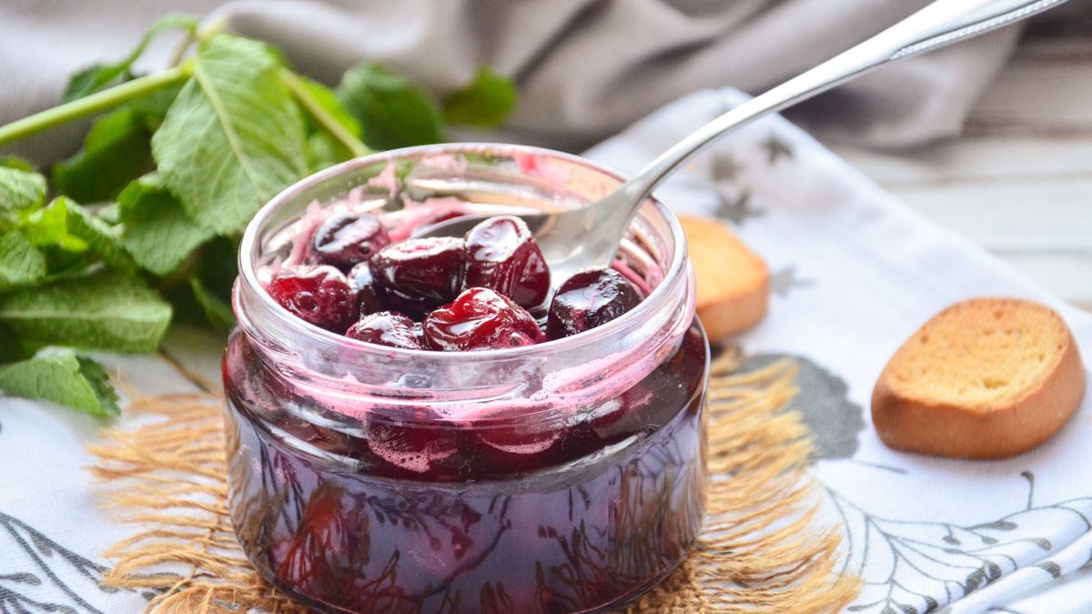 Delicious and fragrant cherry jam with a stone – a step-by-step recipe with a photo