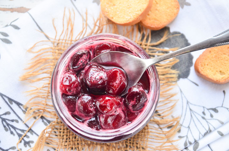 Delicious and fragrant cherry jam with a stone - a step-by-step recipe with a photo