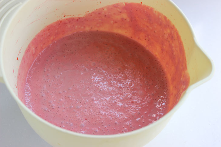 Homemade strawberry ice cream - a delicious and easy recipe