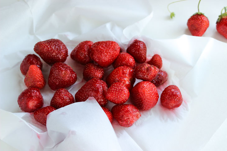 Homemade strawberry ice cream - a delicious and easy recipe