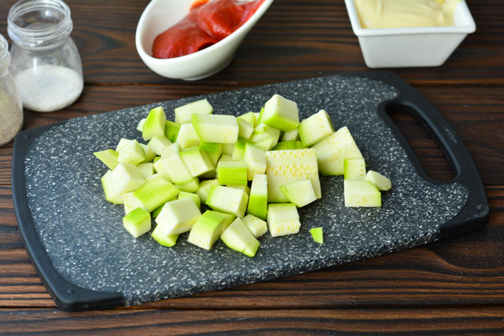 Zucchini caviar with mayonnaise - a very tasty way to cook