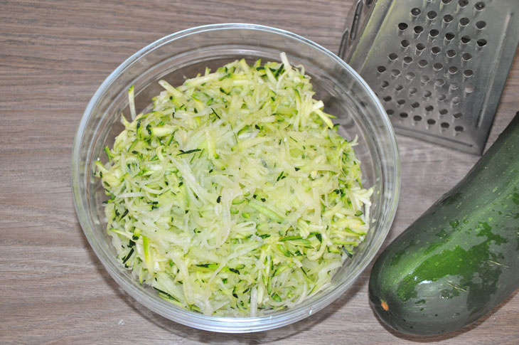 Zucchini caviar with carrots and garlic - a delicious preparation for the winter