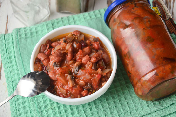 Beans with mushrooms for the winter - a step by step recipe with a photo