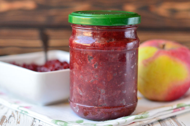 Jam from strawberries and apples - a simple classic preparation