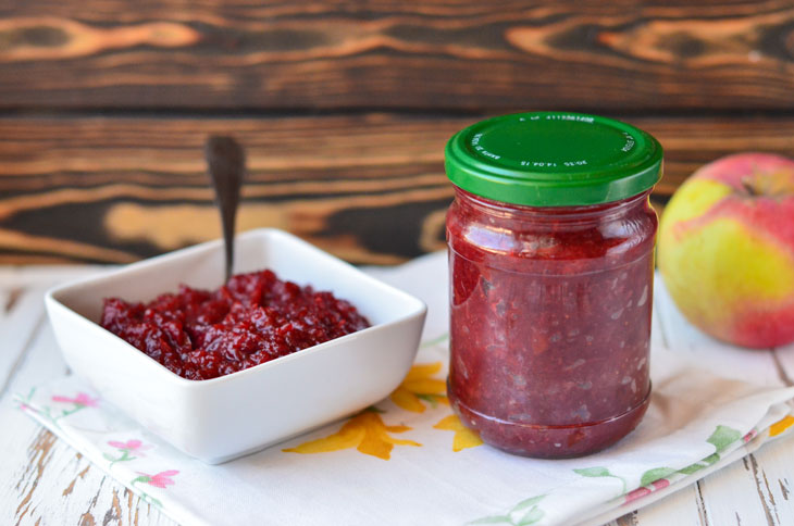 Jam from strawberries and apples - a simple classic preparation