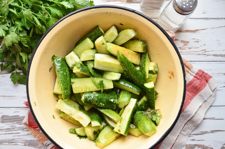 Cucumbers in mustard filling for the winter - strong and crispy