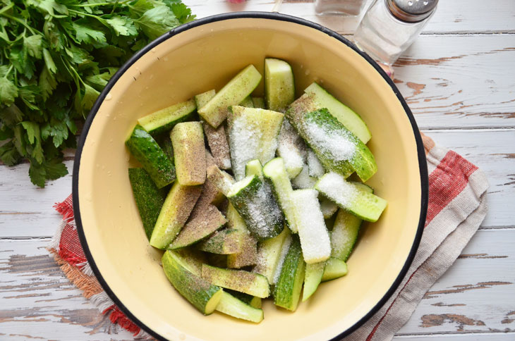 Cucumbers in mustard filling for the winter - strong and crispy