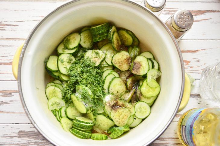 Salad "Winter whim" of cucumbers, carrots and onions - a step by step recipe with a photo