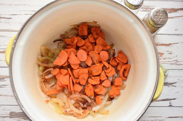 Salad "Winter whim" of cucumbers, carrots and onions - a step by step recipe with a photo