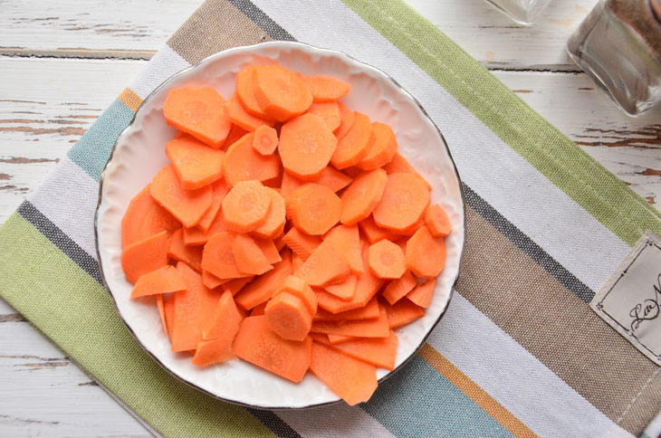 Salad "Winter whim" of cucumbers, carrots and onions - a step by step recipe with a photo