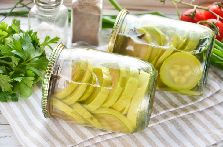 Zucchini in Bulgarian for the winter - a simple recipe for harvesting