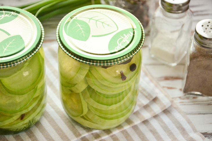 Zucchini in Bulgarian for the winter - a simple recipe for harvesting