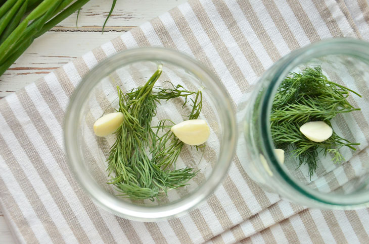 Zucchini in Bulgarian for the winter - a simple recipe for harvesting