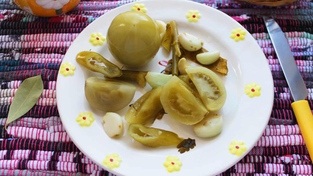 How to pickle green tomatoes – not many housewives know this method!