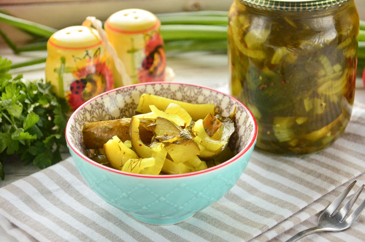 Spicy cucumber salad for the winter: a step by step recipe with a photo