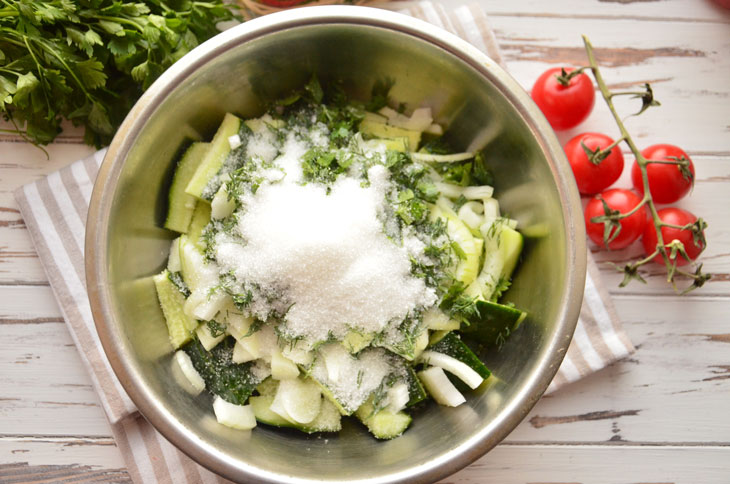 Spicy cucumber salad for the winter: a step by step recipe with a photo