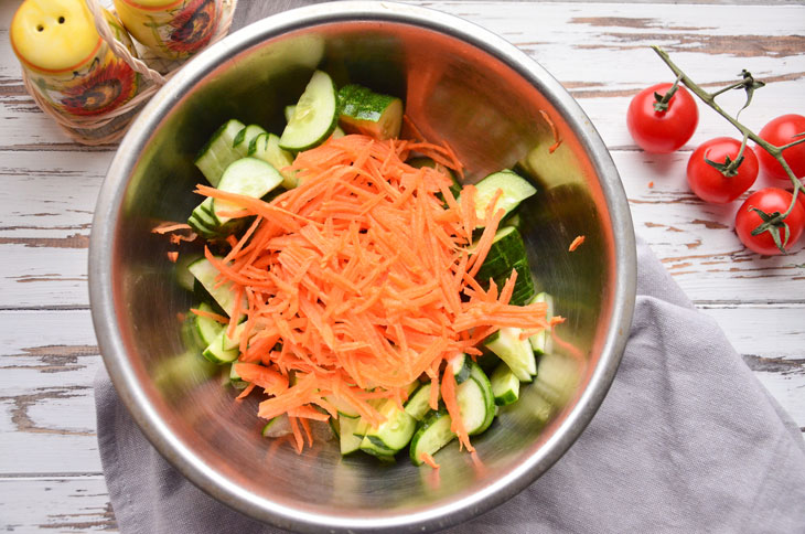 Korean-style cucumbers for the winter - a step-by-step recipe with a photo