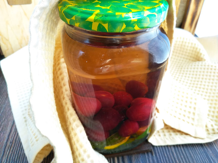 Delicious cherry compote for the winter: a step by step recipe with a photo