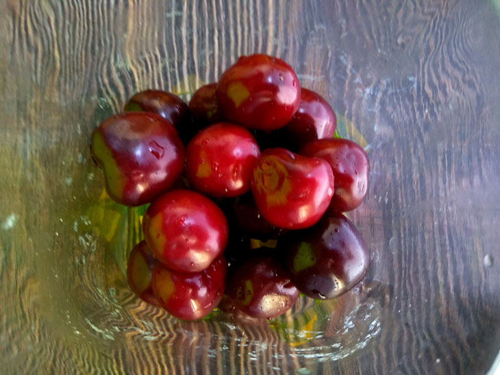 Delicious cherry compote for the winter: a step by step recipe with a photo