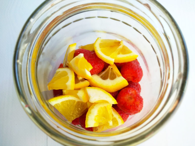 Strawberry compote with lemon for the winter: a step-by-step recipe with a photo