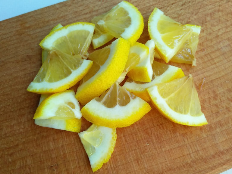 Strawberry compote with lemon for the winter: a step-by-step recipe with a photo